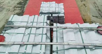 长沙 芝麻白仿形加直形路沿石出货日常