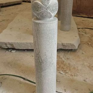 长沙 芝麻白花岗岩石材挡车石柱、停车柱、圆柱挡车柱、方柱挡车柱等