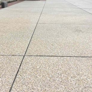 长沙 黄金麻花岗岩石板材荔枝面地面铺装效果