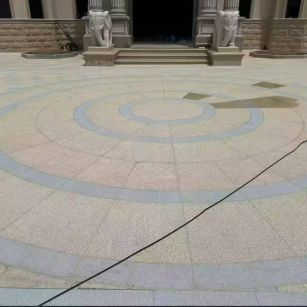 长沙 黄金麻芝麻灰花岗岩石材地铺拼接效果