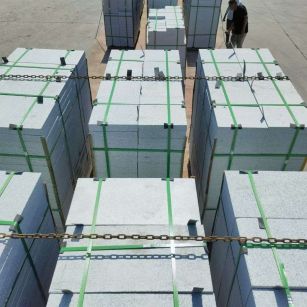 长沙 芝麻白花岗岩5公分地铺石 花岗岩厂家工厂装车日常