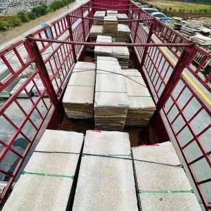 长沙 黄金麻花岗岩荔枝面，光面毛板装车完成