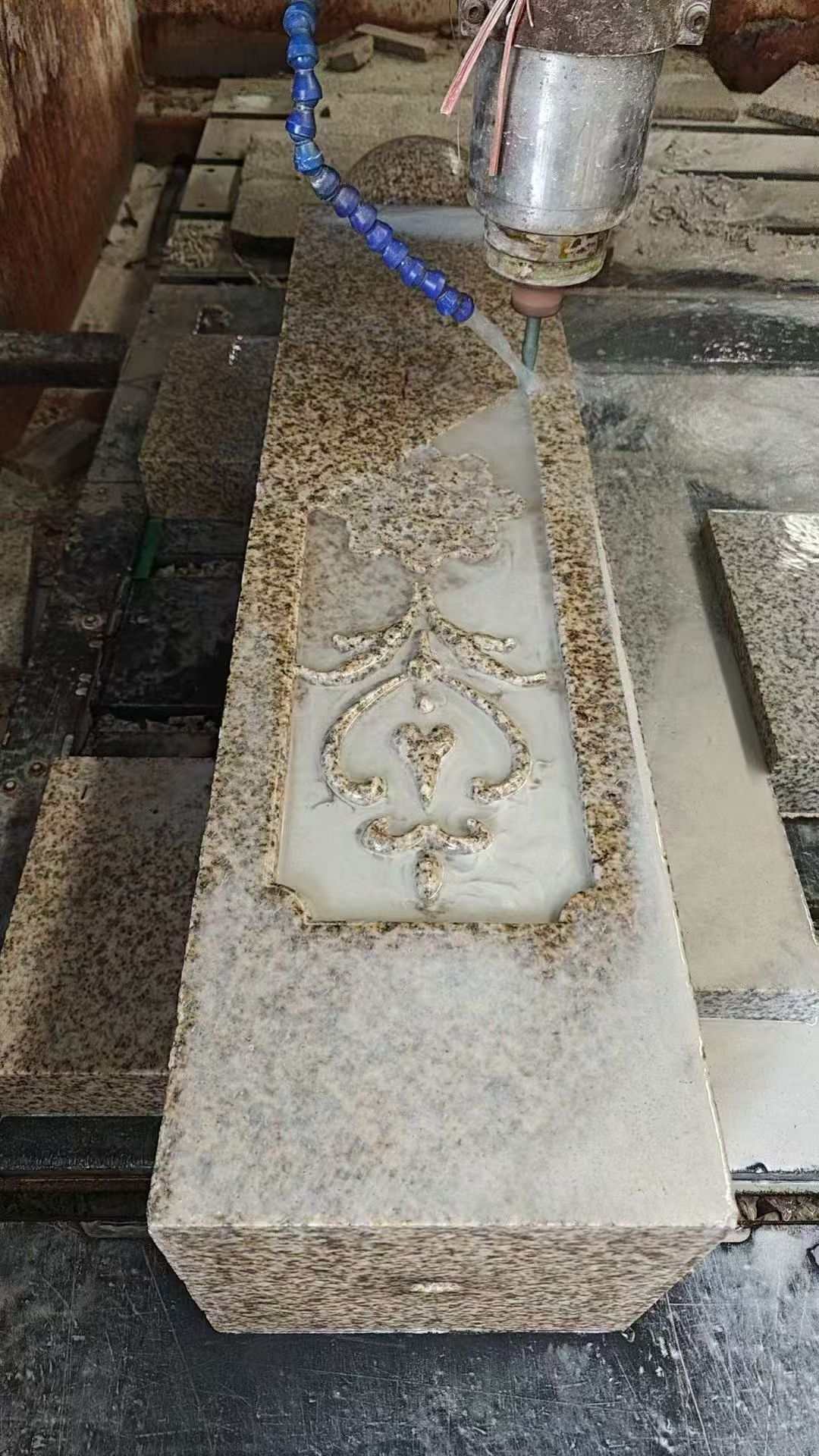 长沙 黄金麻花岗岩异形加工雕刻栏杆大柱