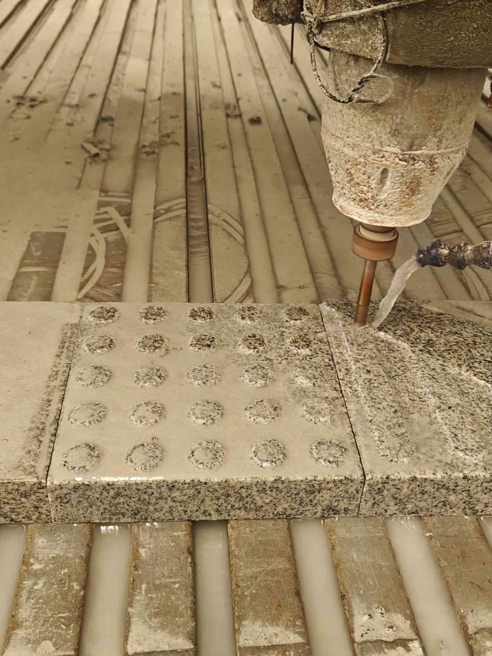 长沙 芝麻白花岗岩石材盲人石、盲道石、盲点石