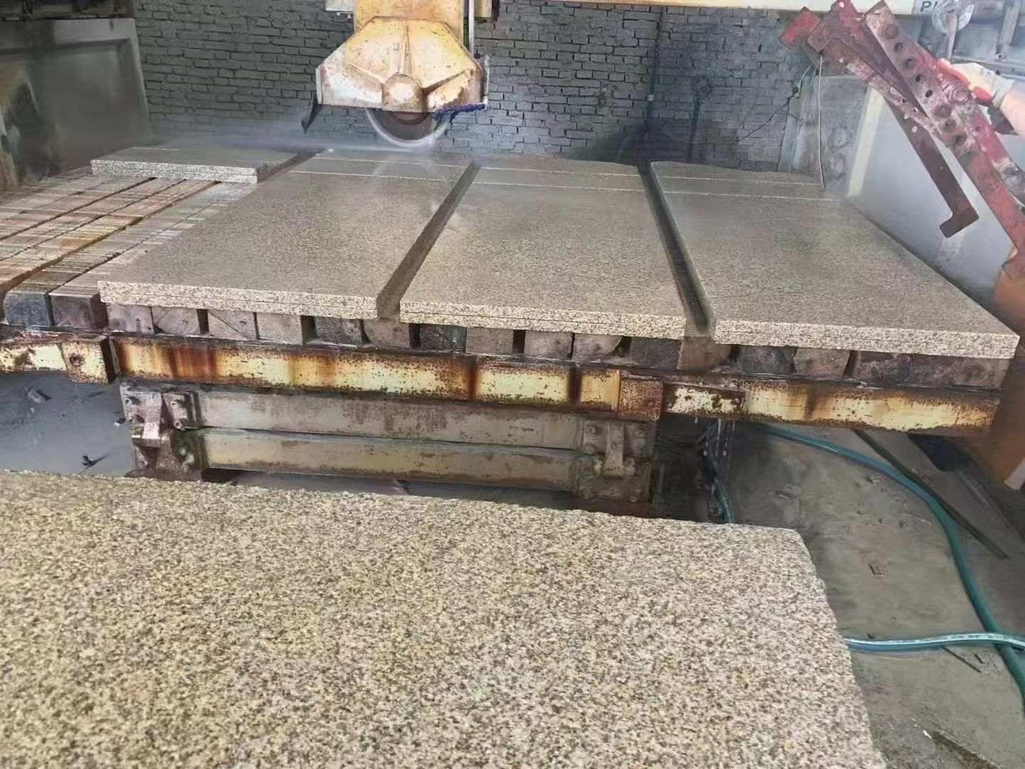 长沙 黄金麻荔枝面成品板加工