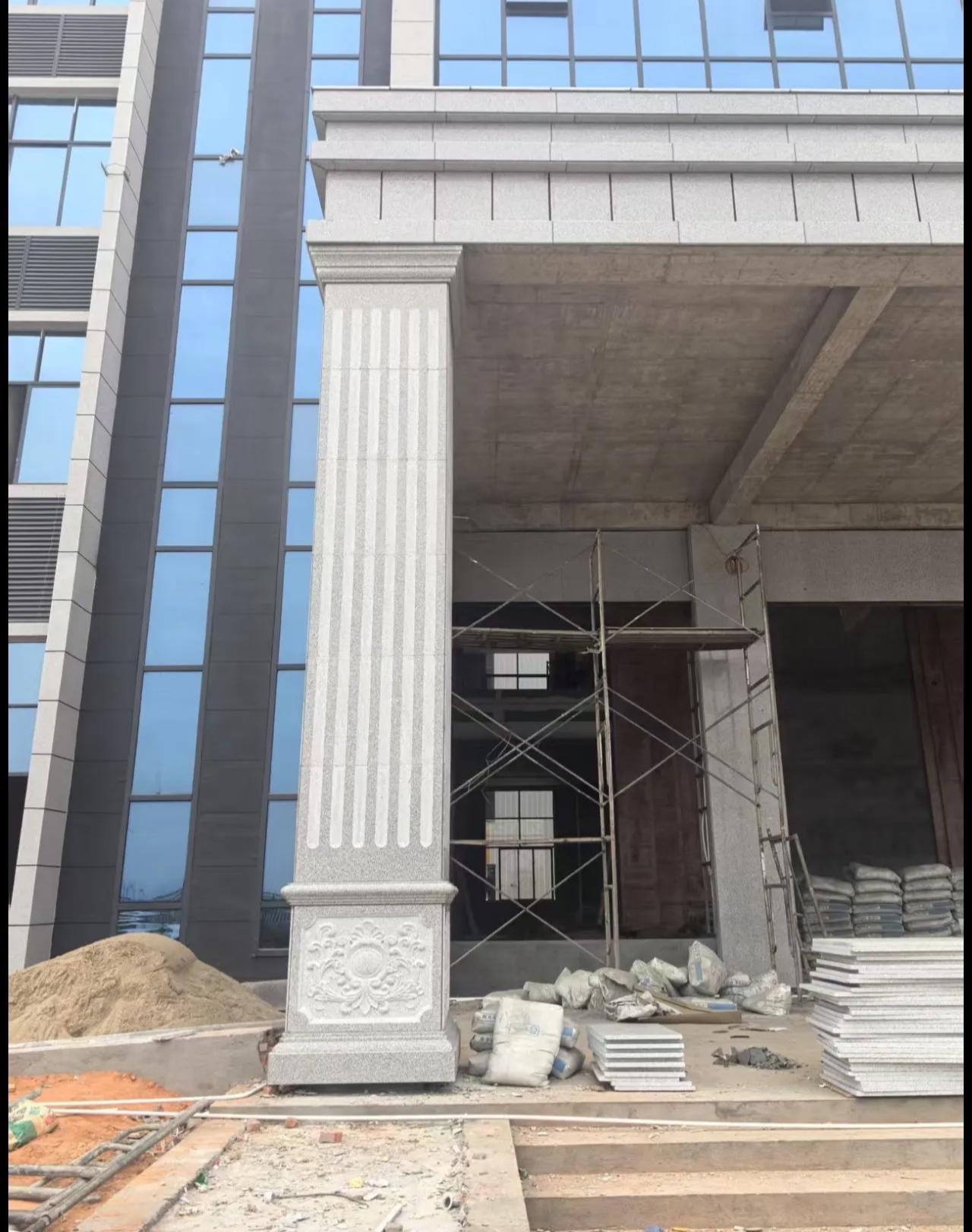 长沙 芝麻白光面花岗岩门楼大柱（罗马柱）配雕花底座