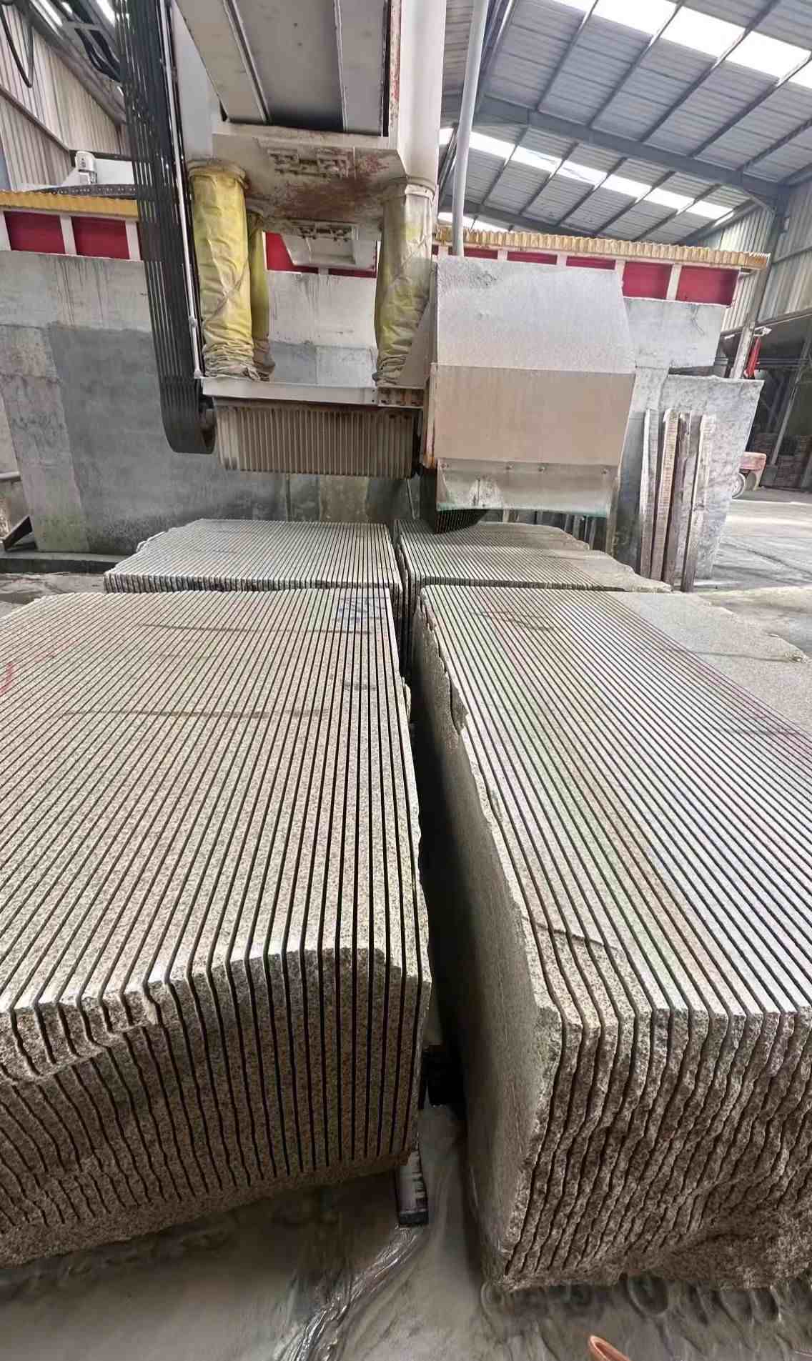 长沙 车间生产日常，黄金麻白麻花岗岩