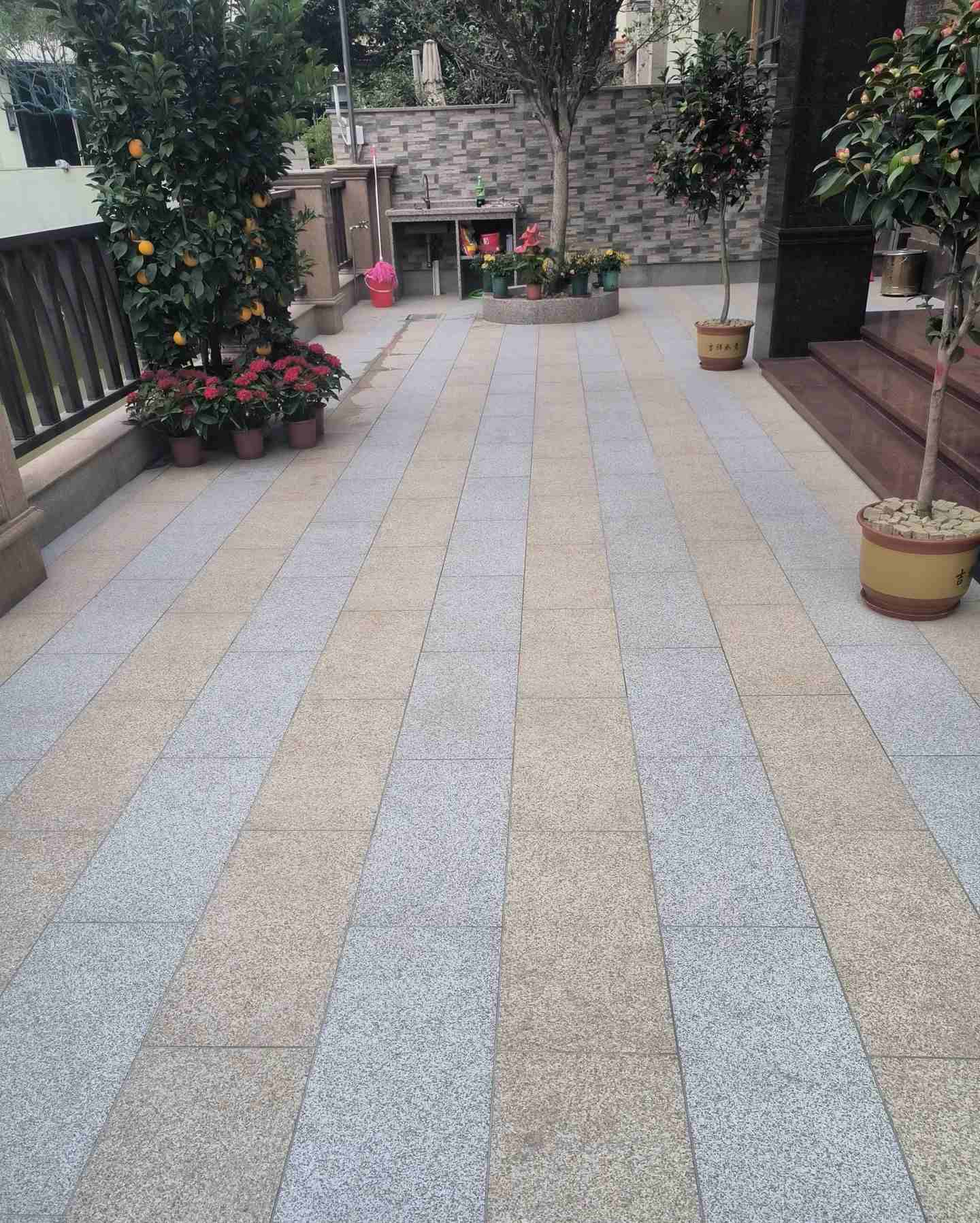 长沙 黄金麻白麻荔枝面庭院铺装展示