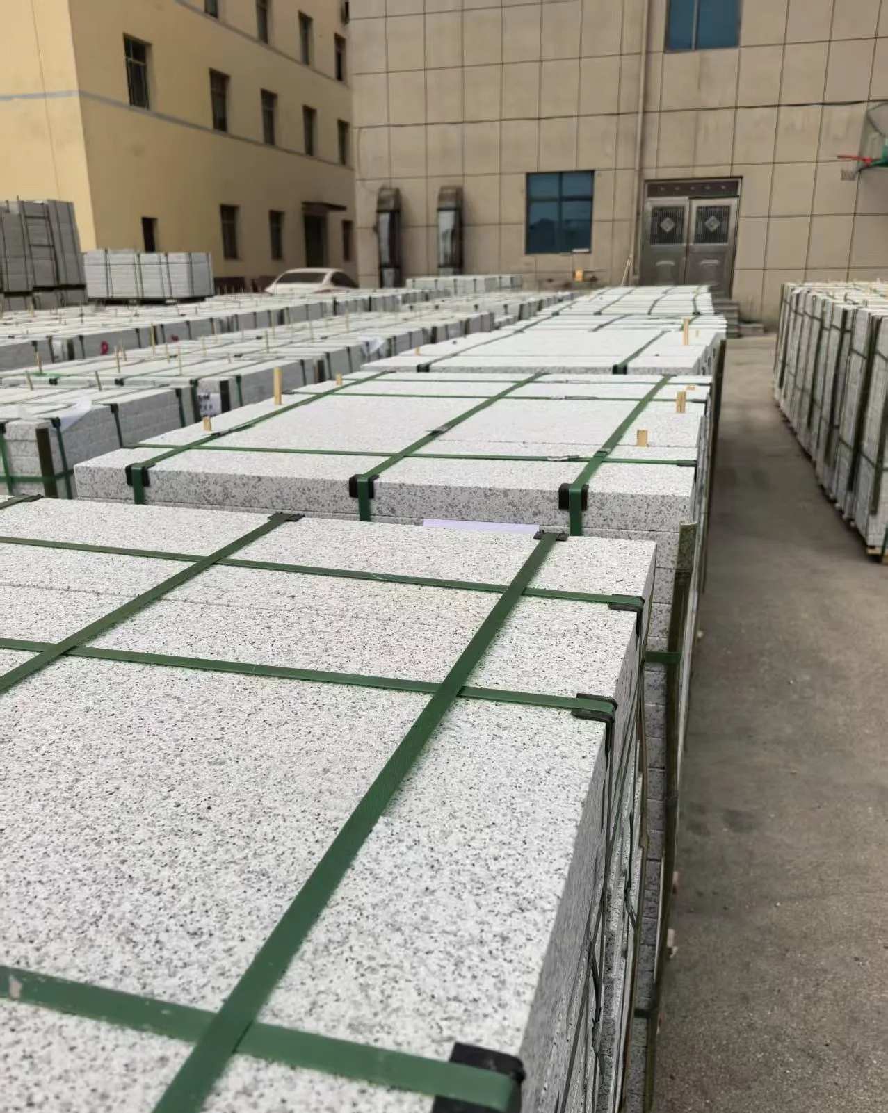 长沙 白麻花岗岩5.0公分荔枝面地铺石