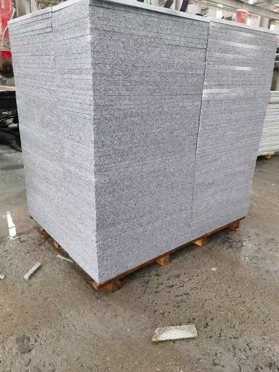 长沙 芝麻白火烧面1.8厚300*600地铺石，尺寸标准，厚薄均匀