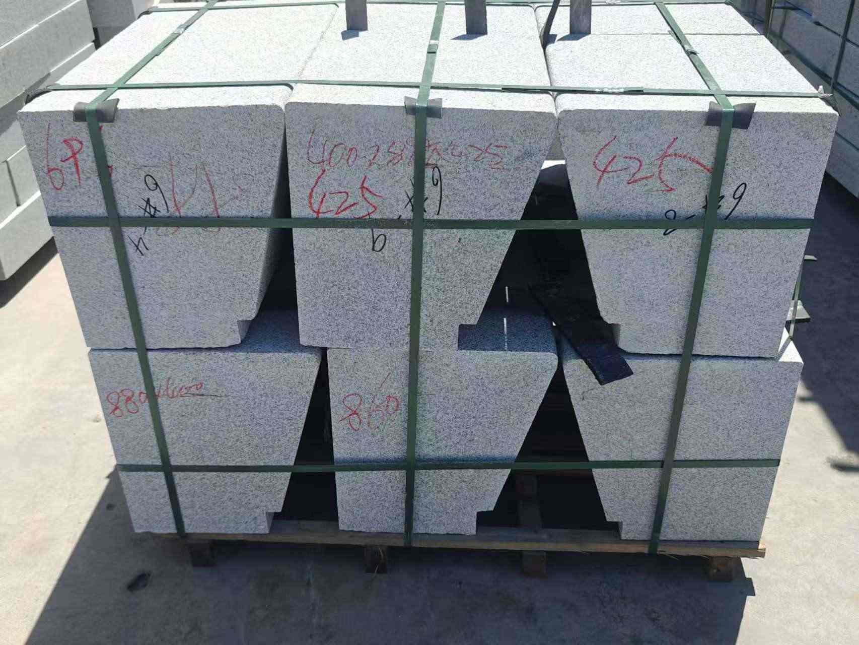 长沙 芝麻白异形坐凳，石凳