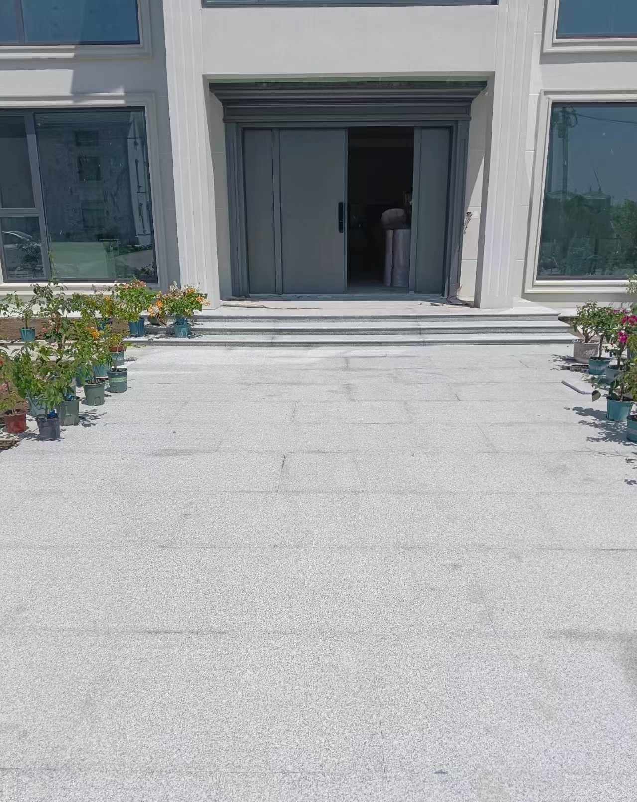 长沙 芝麻白花岗岩地铺石地面铺装