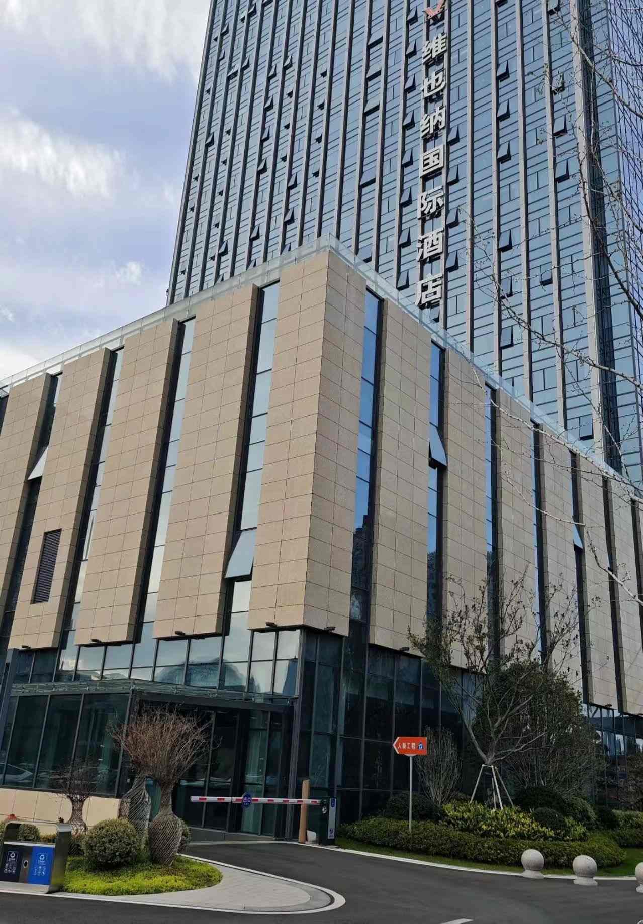 长沙 黄金麻花岗岩外墙干挂