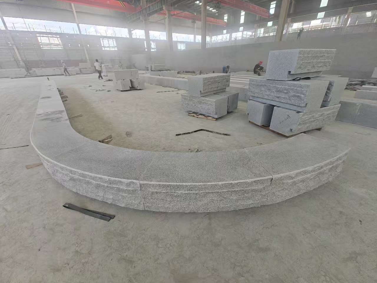 长沙 芝麻白异形坐凳，自然面光面弧形加工