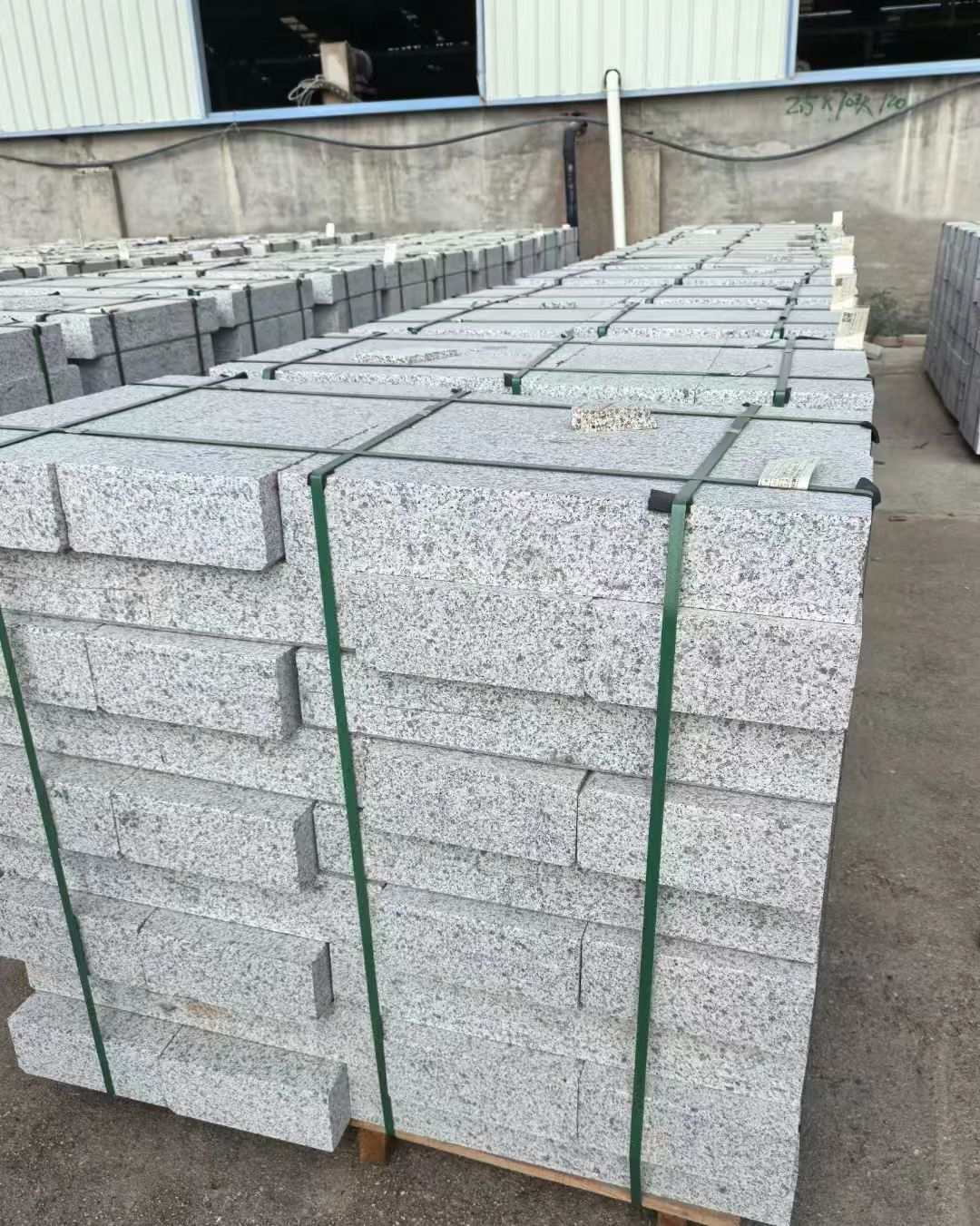 长沙 白麻花岗岩路沿石，弧形路沿石，道牙石，马路牙子，界石，路缘石，平沿石，直岩石，平缘石等