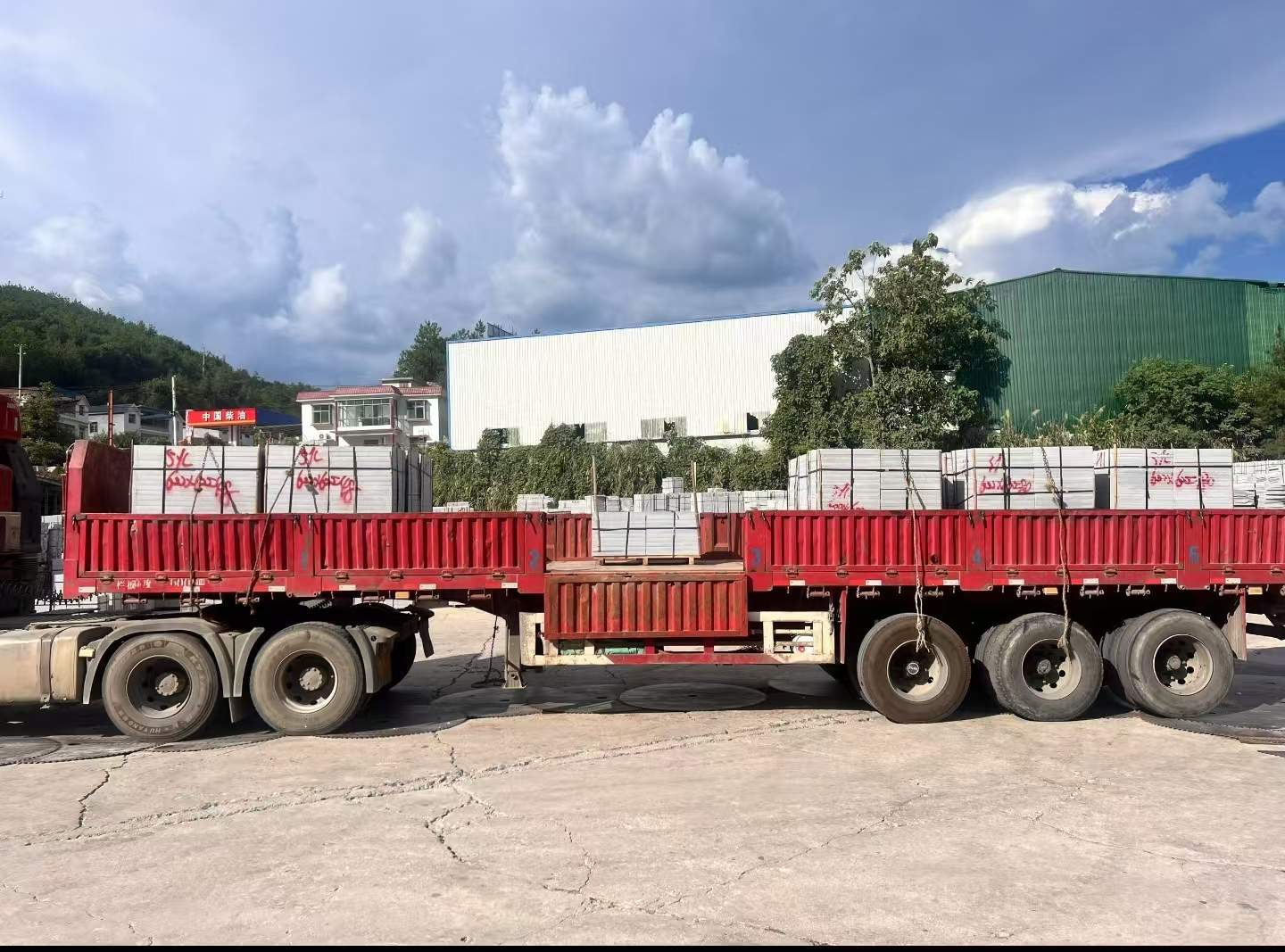 长沙 芝麻灰花岗岩地铺石出货日常